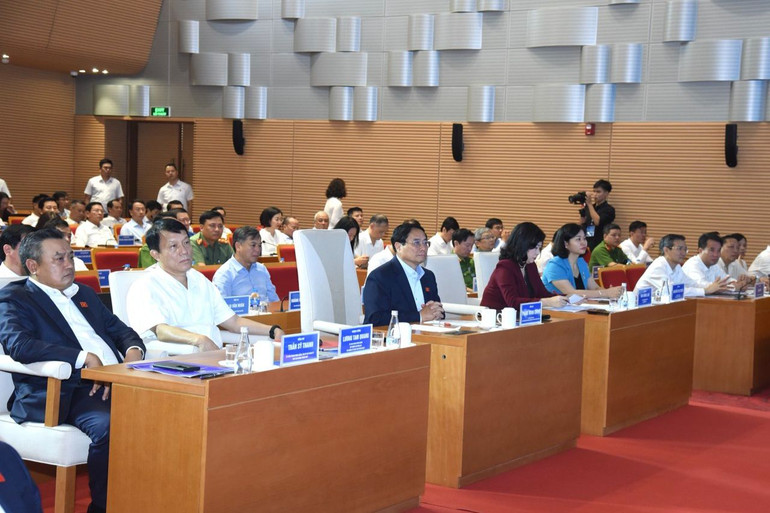 Thủ tướng Phạm Minh Chính và các đại biểu tham dự hội nghị.