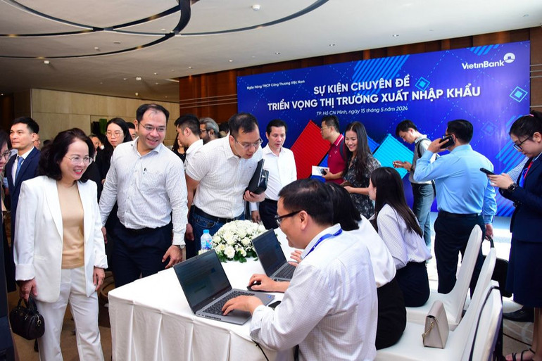 Sự kiện thu hút gần 200 lãnh đạo doanh nghiệp hoạt động trong lĩnh vực xuất nhập khẩu trên toàn quốc tham gia.