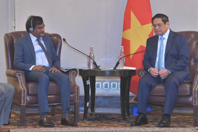 Thủ tướng Phạm Minh Chính tiếp ông P.Ramesh Babu, Chủ tịch, Giám đốc điều hành Tập đoàn SMS Pharmaceuticals.