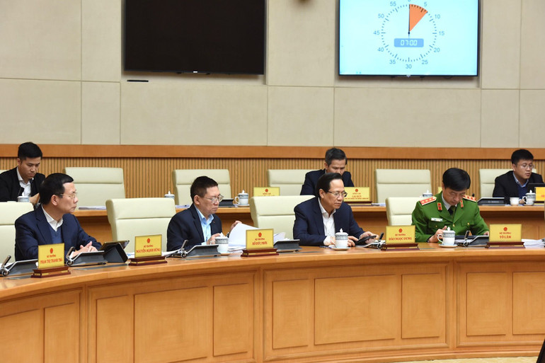 Các đại biểu tham dự phiên họp.