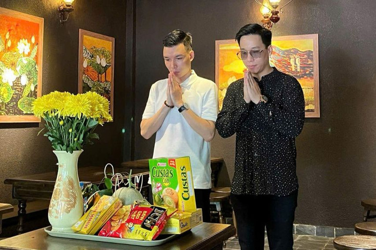 Founder Nguyễn Mạnh Tuấn (bên phải) và Bùi Đình Lập đã cùng nhau phát triển và làm nên thành công của chuỗi nhà hàng Cơm Lệ. Founder Nguyễn Mạnh Tuấn (bên phải) và Bùi Đình Lập đã cùng nhau phát triển và làm nên thành công của chuỗi nhà hàng Cơm Lệ.