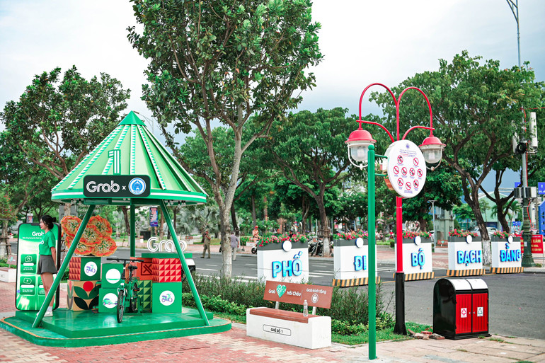 Trạm nón lá Grab – hình ảnh của sự kết nối giữa công nghệ và quảng bá du lịch.