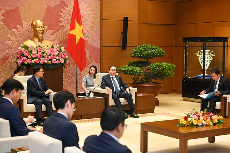 Quang cảnh cuộc tiếp tại Nhà Quốc hội. Quang cảnh cuộc tiếp tại Nhà Quốc hội.