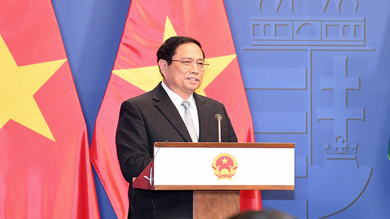 Thủ tướng Phạm Minh Chính phát biểu ý kiến tại buổi họp báo.