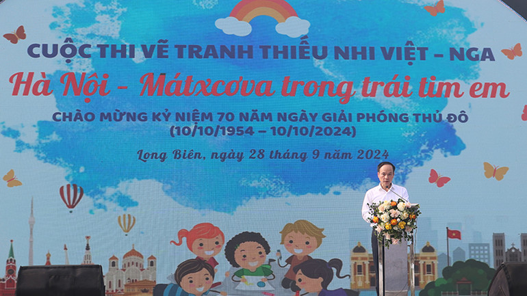 Bí thư Quận ủy quận Long Biên, Chủ tịch Hội Hữu nghị Việt-Nga thành phố Hà Nội Đường Hoài Nam phát biểu khai mạc sự kiện.