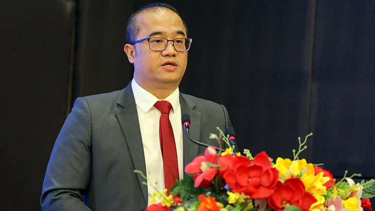 PGS,TS Nguyễn Trúc Lê phát biểu tại diễn đàn.