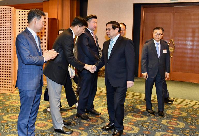 Thủ tướng Phạm Minh Chính tới dự tọa đàm với các tập đoàn, doanh nghiệp lớn của Hàn Quốc.