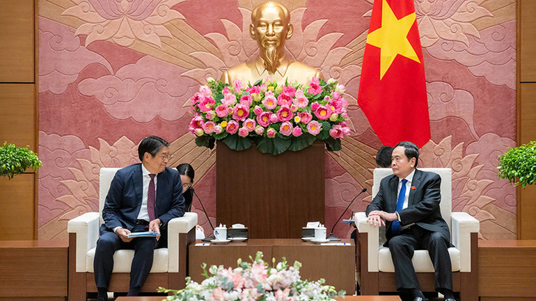 Chủ tịch Quốc hội Trần Thanh Mẫn tiếp Đại sứ Nhật Bản tại Việt Nam Ito Naoki. Chủ tịch Quốc hội Trần Thanh Mẫn tiếp Đại sứ Nhật Bản tại Việt Nam Ito Naoki.