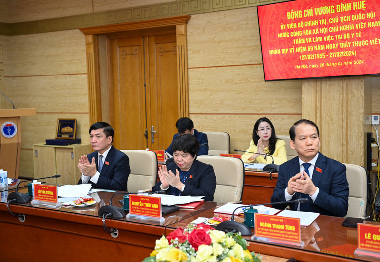 Các đại biểu dự cuộc làm việc.