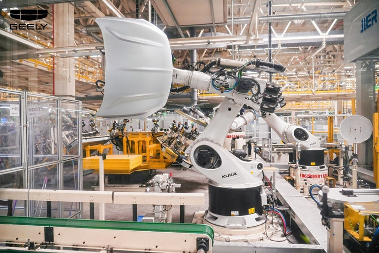 Nhà máy sản xuất hiện đại của Geely.