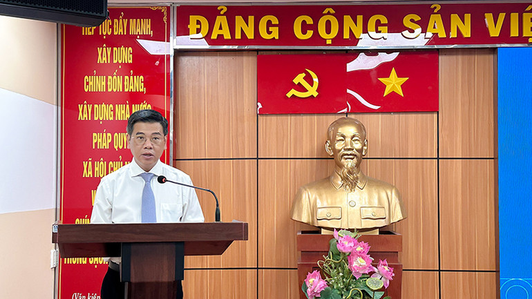 Phó Chủ tịch Ủy ban nhân dân TP Hồ Chí Minh Nguyễn Văn Dũng.