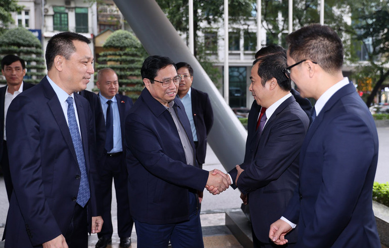 Thủ tướng Chính phủ Phạm Minh Chính làm việc với Tập đoàn Điện lực Việt Nam (EVN).