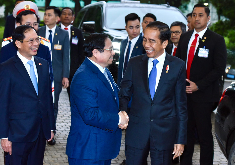 Thủ tướng Phạm Minh Chính đón Tổng thống Cộng hòa Indonesia Joko Widodo.