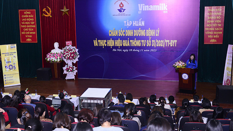 Hơn 3.000 lượt điều dưỡng, nhân viên y tế đã được nâng cao nghiệp vụ chuyên môn từ các lớp tập huấn, khóa đào tạo... Hơn 3.000 lượt điều dưỡng, nhân viên y tế đã được nâng cao nghiệp vụ chuyên môn từ các lớp tập huấn, khóa đào tạo...