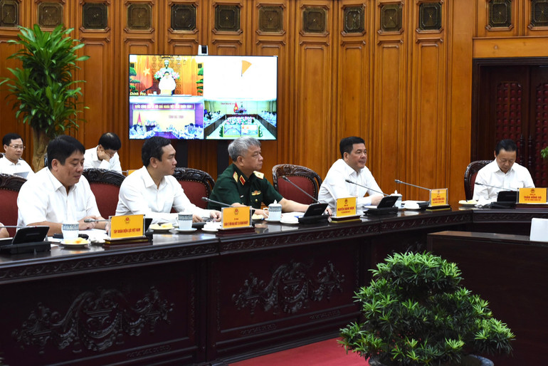 Đại diện lãnh đạo các bộ, ban, ngành tham dự cuộc họp.