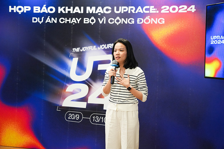 Bà Trần Xuân Ngọc Thảo - Trưởng ban tổ chức Dự án UpRace 2024 khai mạc Họp báo.