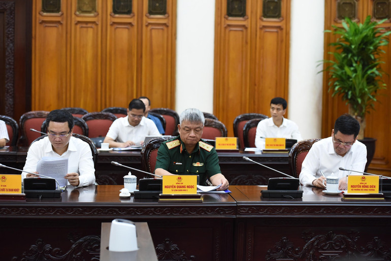 Các đại biểu tham dự cuộc họp.