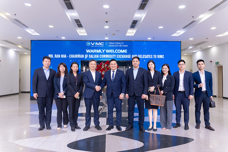 Sở Giao dịch Hàng hóa Đại Liên cùng Sở Giao dịch Hàng hóa Việt Nam làm việc với Tổng Công ty Hàng hải Việt Nam. Sở Giao dịch Hàng hóa Đại Liên cùng Sở Giao dịch Hàng hóa Việt Nam làm việc với Tổng Công ty Hàng hải Việt Nam.