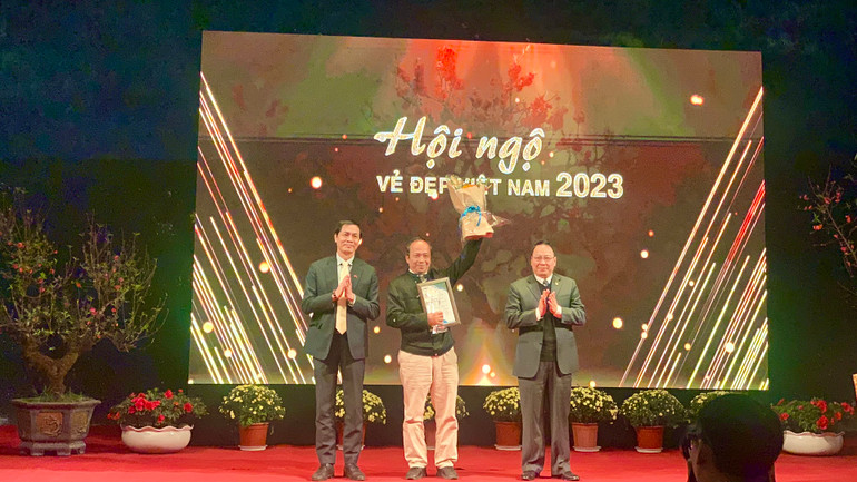 Tác giả Lê Đức Thành (Quảng Bình) đoạt giải Nhất cuộc thi "Vẻ đẹp Việt Nam" 2023 với tác phẩm “Bảo tồn nét truyền thống”.