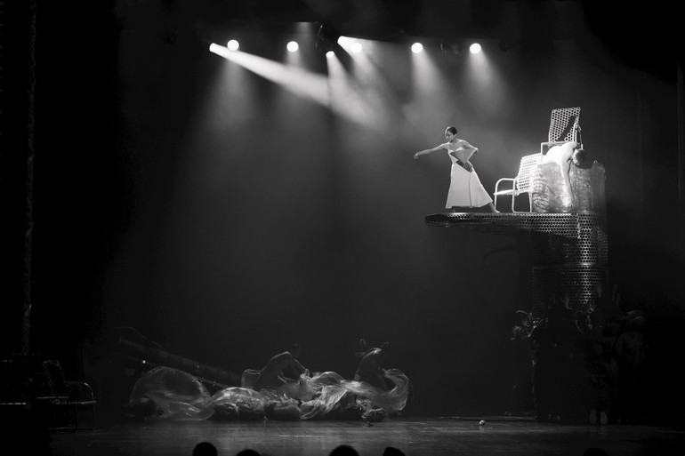 Hình ảnh từ chương trình nghệ thuật Hoa và rác. Ảnh: BTC