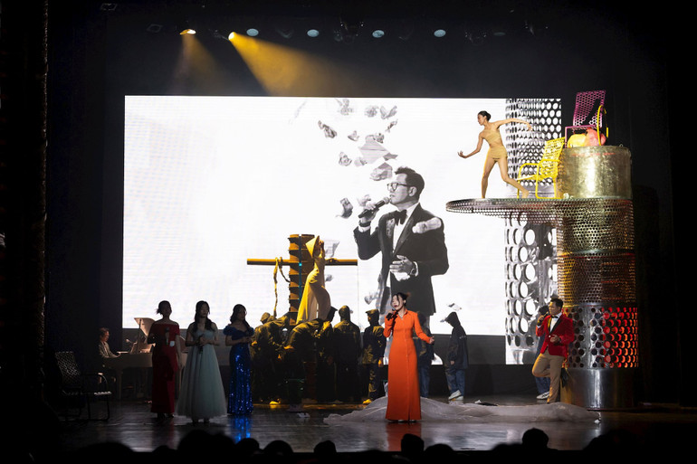 Hình ảnh từ chương trình nghệ thuật Hoa và rác. Ảnh BTC