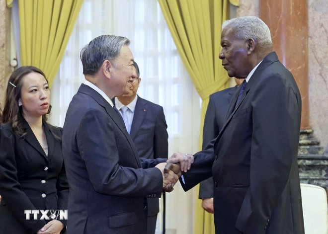 Chủ tịch nước Tô Lâm và Chủ tịch Quốc hội Cuba Esteban Lazo Hernandez. (Ảnh: TTXVN) Chủ tịch nước Tô Lâm và Chủ tịch Quốc hội Cuba Esteban Lazo Hernandez. (Ảnh: TTXVN)