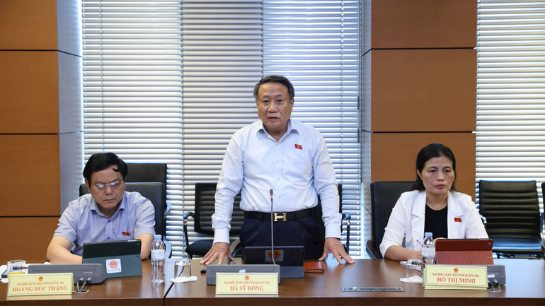 Đại biểu Hà Sỹ Đồng (Đoàn Quảng Trị). (Ảnh: Media Quốc hội)