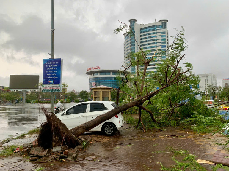 [Live] Bão số 3 di chuyển về phía Tây Bắc Bộ và suy yếu thành áp thấp nhiệt đới ảnh 172