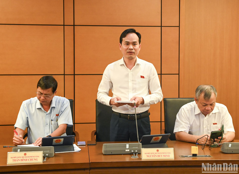 Đại biểu Nguyễn Duy Minh nêu ý kiến trong phiên thảo luận. (Ảnh: DUY LINH)