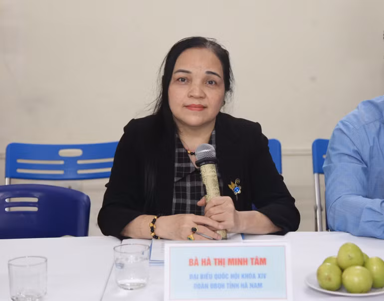 Bà Hà Thị Minh Tâm - Đại biểu Quốc hội khóa XIV của Đoàn Đại biểu Quốc hội tỉnh Hà Nam phát biểu tại tọa đàm. (Ảnh: Tạp chí Môi trường và Cuộc sống) Bà Hà Thị Minh Tâm - Đại biểu Quốc hội khóa XIV của Đoàn Đại biểu Quốc hội tỉnh Hà Nam phát biểu tại tọa đàm. (Ảnh: Tạp chí Môi trường và Cuộc sống)