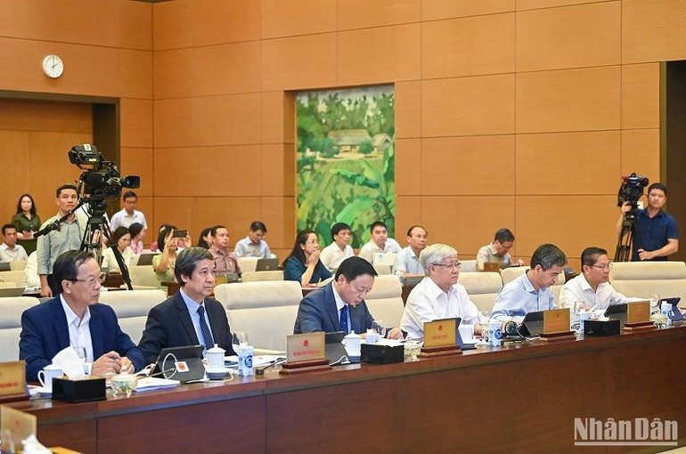 Các đại biểu dự phiên họp. (Ảnh: DUY LINH)