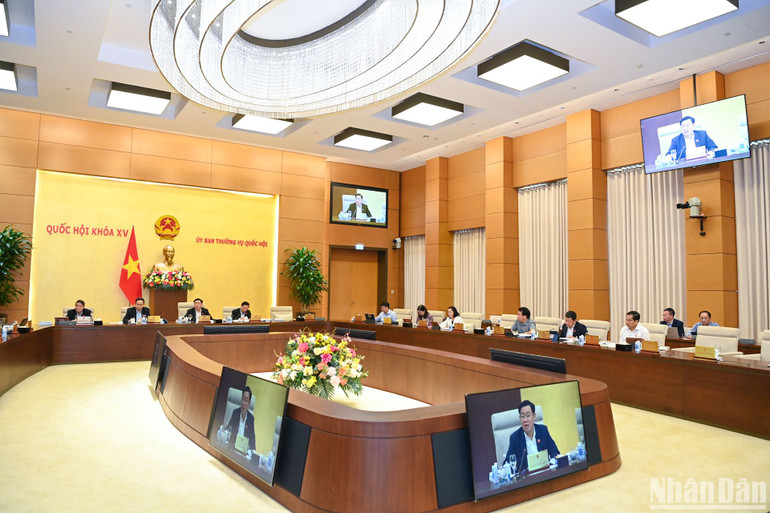 Quang cảnh phiên thảo luận về dự án Luật Công chứng (sửa đổi). (Ảnh: DUY LINH)