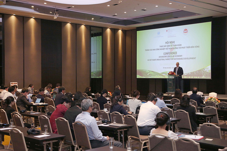 Quang cảnh hội nghị.