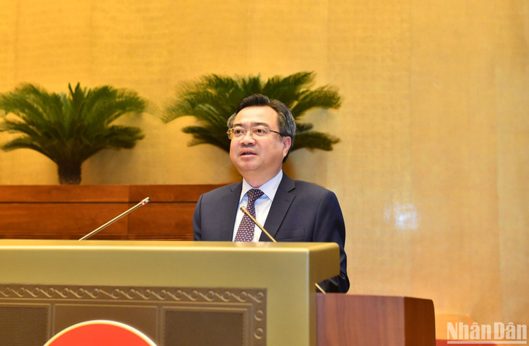 Bộ trưởng Xây dựng Nguyễn Thanh Nghị trình bày tờ trình về dự án Luật Quy hoạch đô thị và quy hoạch nông thôn. (Ảnh: ĐĂNG KHOA) Bộ trưởng Xây dựng Nguyễn Thanh Nghị trình bày tờ trình về dự án Luật Quy hoạch đô thị và quy hoạch nông thôn. (Ảnh: ĐĂNG KHOA)