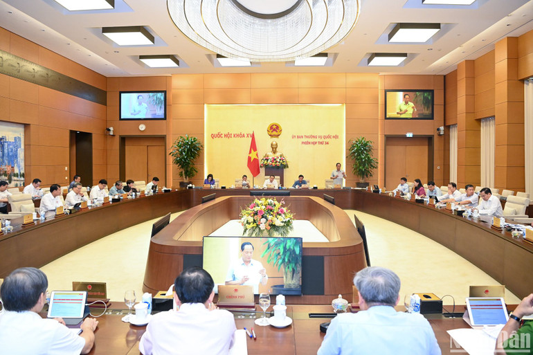 Quang cảnh phiên họp. (Ảnh: DUY LINH)