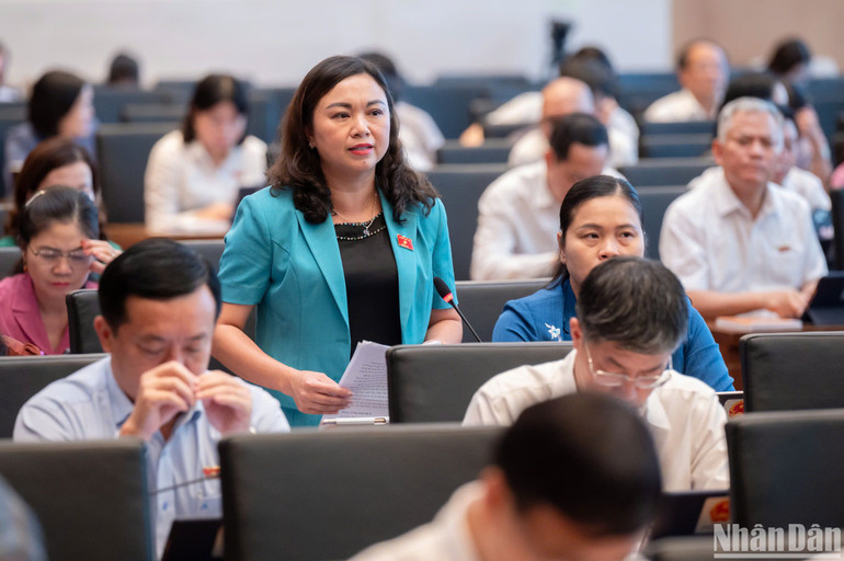 Đại biểu Đặng Bích Ngọc (đoàn Hòa Bình). (Ảnh: DUY LINH)