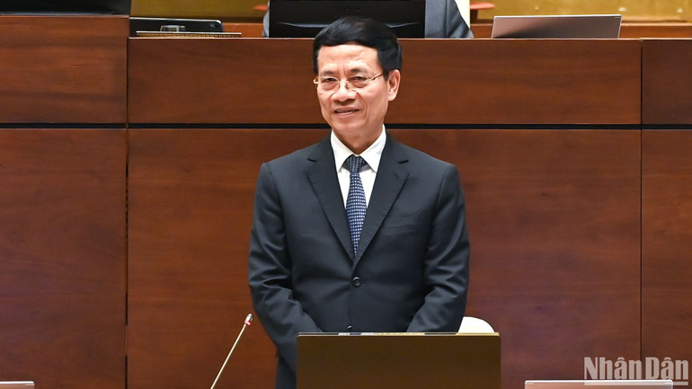 Bộ trưởng Thông tin và Truyền thông Nguyễn Mạnh Hùng. (Ảnh: DUY LINH) Bộ trưởng Thông tin và Truyền thông Nguyễn Mạnh Hùng. (Ảnh: DUY LINH)