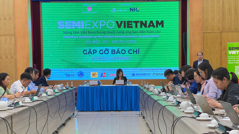 Quang cảnh buổi gặp gỡ báo chí thông tin về Triển lãm ngành công nghiệp bán dẫn Việt Nam 2024 - SEMIExpo Vietnam 2024.