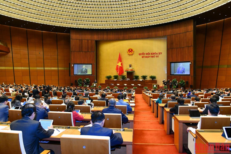 Quang cảnh phiên họp sáng 21/10. (Ảnh: THỦY NGUYÊN)