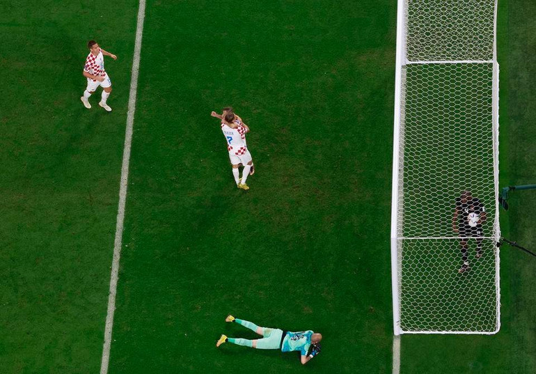 Các cầu thủ Croatia ăn mừng bàn thắng thứ 4 vào lưới Canada. (Ảnh: Reuters) Các cầu thủ Croatia ăn mừng bàn thắng thứ 4 vào lưới Canada. (Ảnh: Reuters)