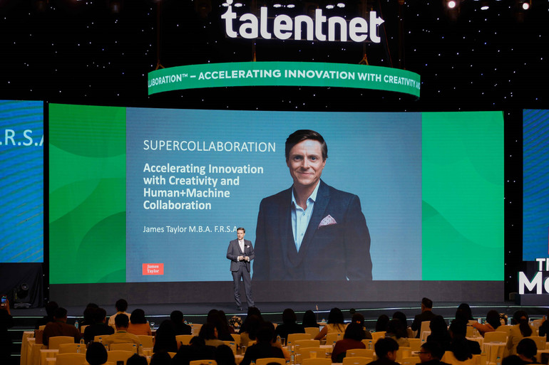 Ông James Taylor nhấn mạnh vai trò của sáng tạo cùng công thức ‘Siêu hợp tác’ giữa con người và AI.