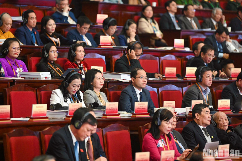 Các đại biểu tham dự Phiên toàn thể chiều 17/12. (Ảnh: DUY LINH)