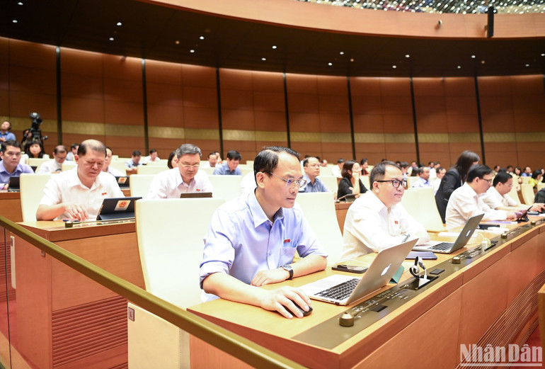 Các đại biểu Quốc hội dự phiên họp. (Ảnh: DUY LINH) Các đại biểu Quốc hội dự phiên họp. (Ảnh: DUY LINH)