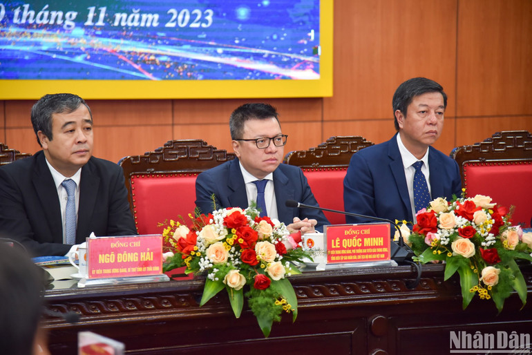 Tổng Biên tập Báo Nhân Dân, Chủ tịch Hội Nhà báo Việt Nam Lê Quốc Minh đồng chủ trì hội thảo. (Ảnh: NHẬT QUANG)