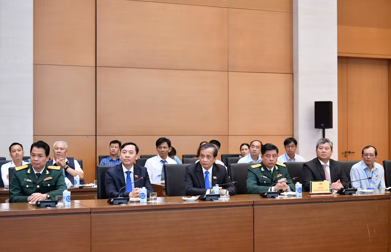 Đoàn đại biểu gương điển hình tiêu biểu thành phố Cần Thơ tham dự cuộc gặp mặt.