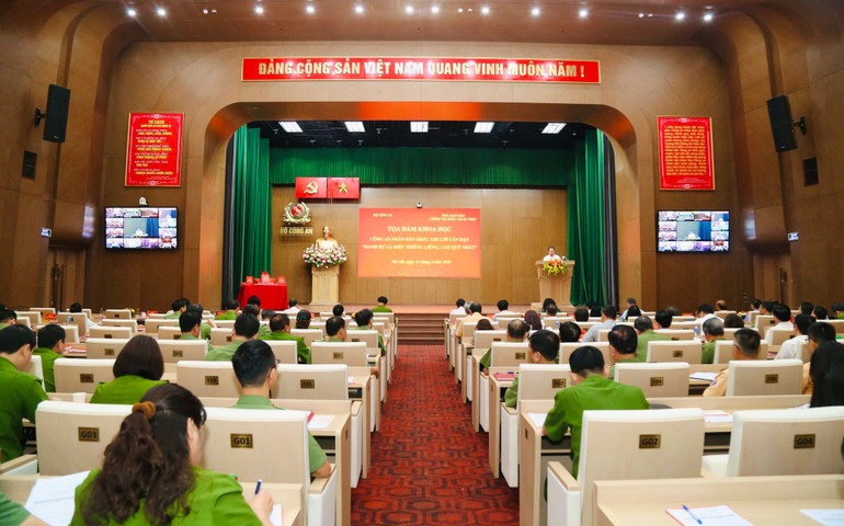 Quang cảnh tọa đàm.