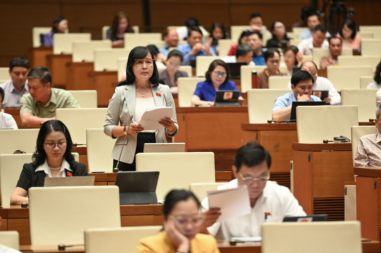 Đại biểu Trần Thị Thu Đông (Đoàn Bạc Liêu). (Ảnh: BÙI GIANG)