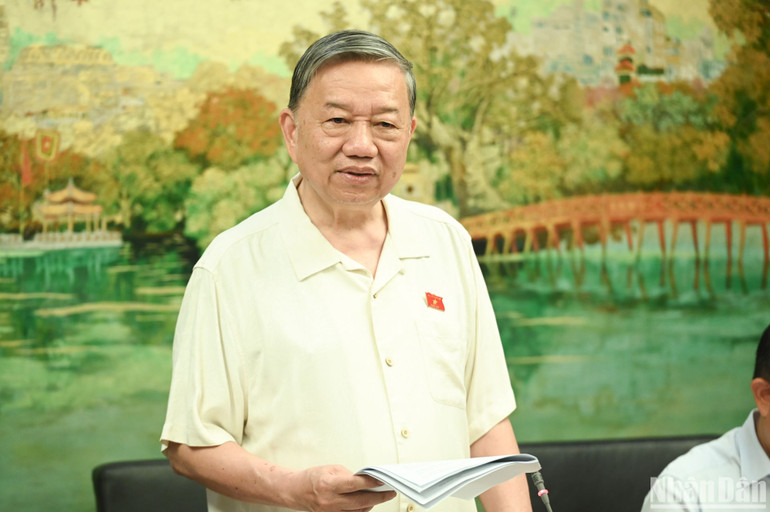 Tổng Bí thư Tô Lâm phát biểu ý kiến trong phiên thảo luận ở tổ chiều 17/5. (Ảnh: BÙI GIANG)