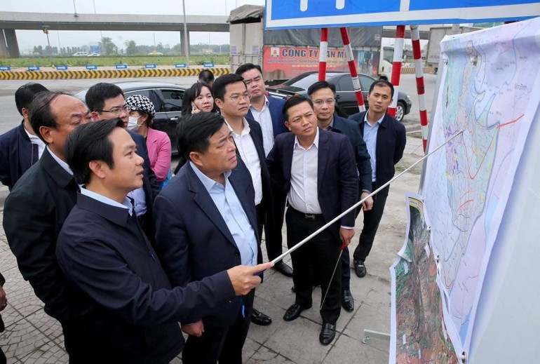Bộ trưởng Nguyễn Chí Dũng chỉ đạo đẩy nhanh tiến độ các dự án đầu tư công, trong đó có các dự án giao thông trọng điểm nhằm thực hiện kết nối liên vùng.