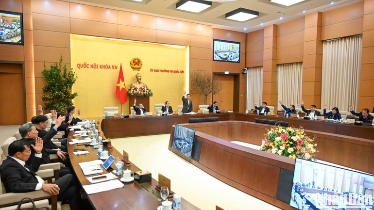 Ủy ban Thường vụ Quốc hội biểu quyết thông qua Nghị quyết về việc thành lập các phường thuộc thị xã Phú Mỹ và thành lập thành phố Phú Mỹ, tỉnh Bà Rịa-Vũng Tàu. (Ảnh: DUY LINH)